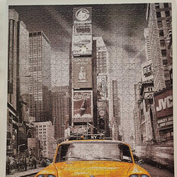 1000 Piece "New York City - Yellow Cab" Jigsaw Puzzle (1 missing piece) - Picture 2 of 3